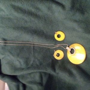 12 inch yellow circle necklace set with imitation diamonds and pieced earrings